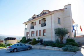 VILLA ANDURIÑA, casa con piscina calefactada